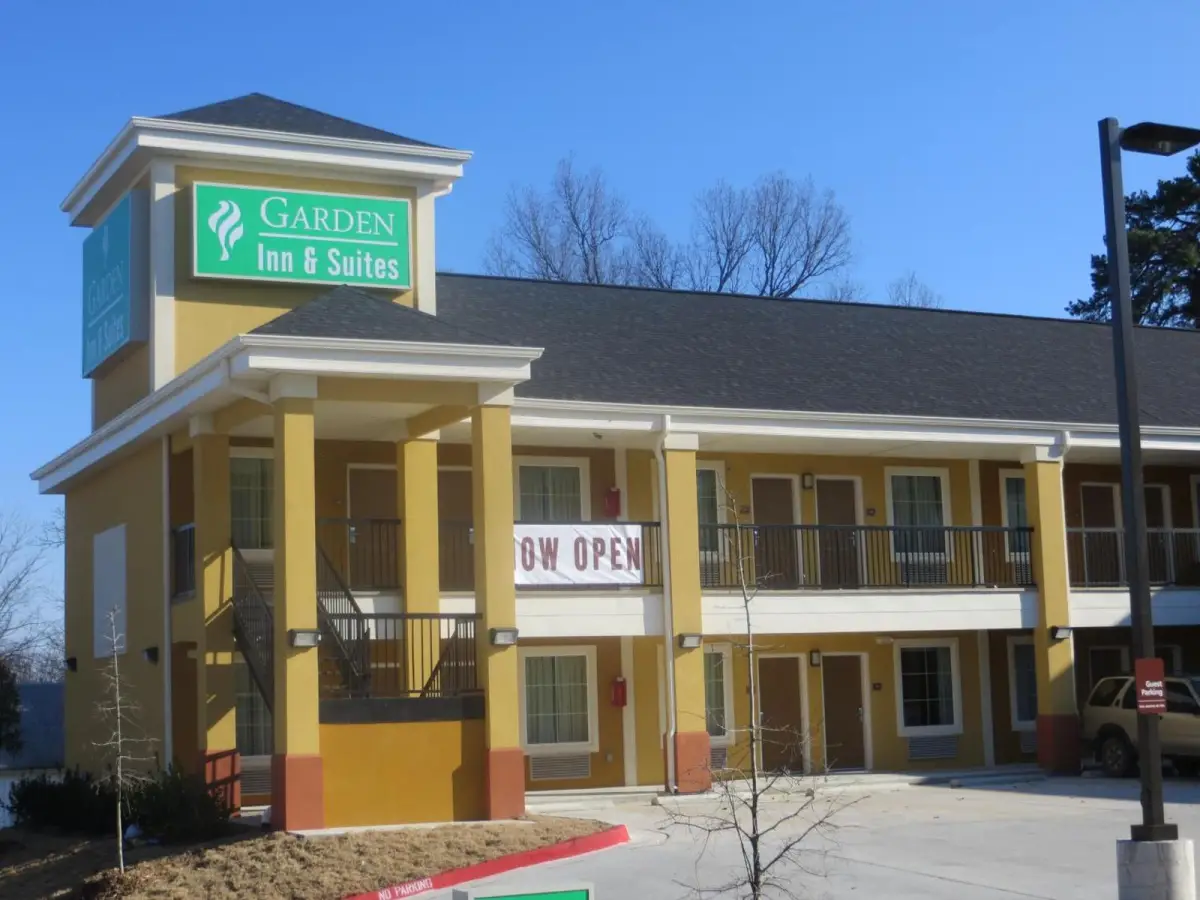 Garden Inn and Suites 8