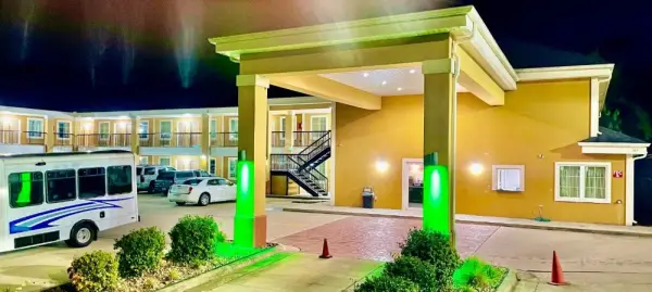 Garden Inn and Suites Main image