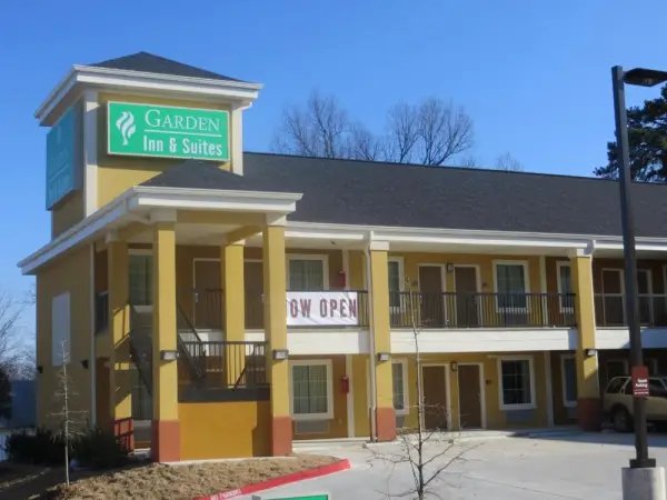 Garden Inn and Suites 8